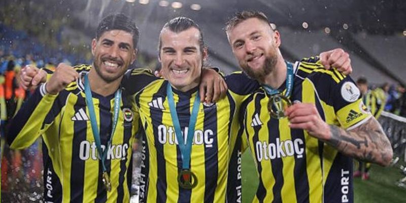 Cầu thủ khoác áo Fenerbahçe nhiều nhất